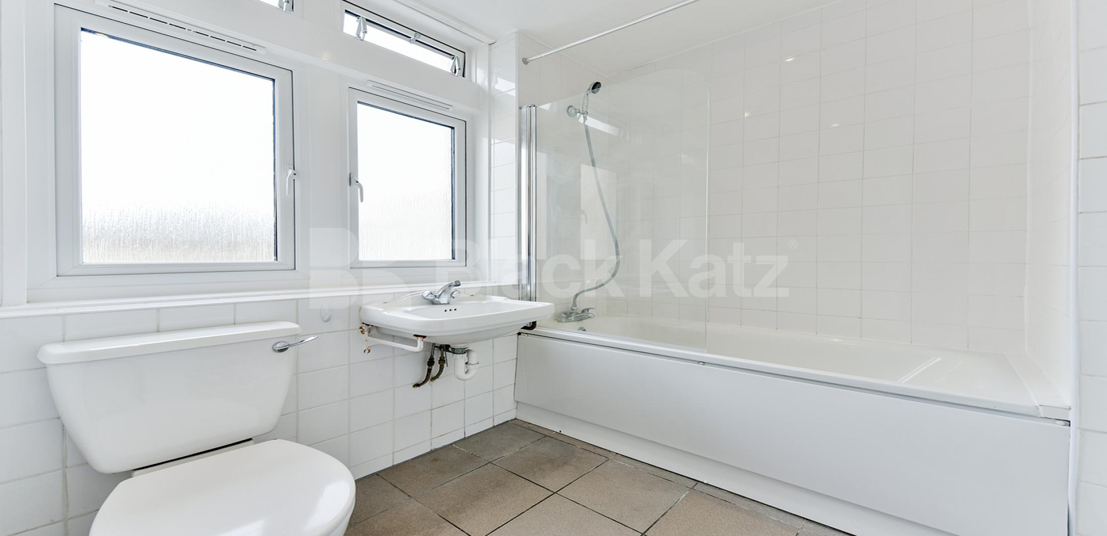 			NEW INSTRUCTION , 4 Bedroom, 1 bath, 1 reception Apartment			 Cedars Road, Clapham Common